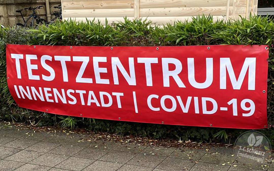 PVC-Banner für das Testzentrum Innenstadt in der Sophienstraße in Karlsruhe